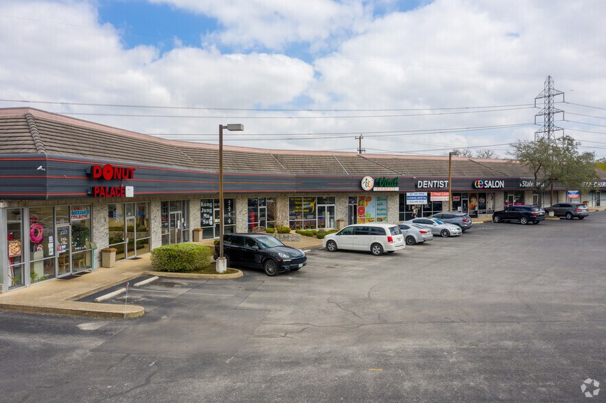 More Photos Of 1583 Thousand Oaks Dr, San Antonio Unknown For Lease