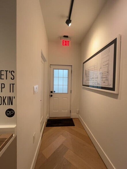 More Photos Of 709 D St SE, Washington Storefront For Lease