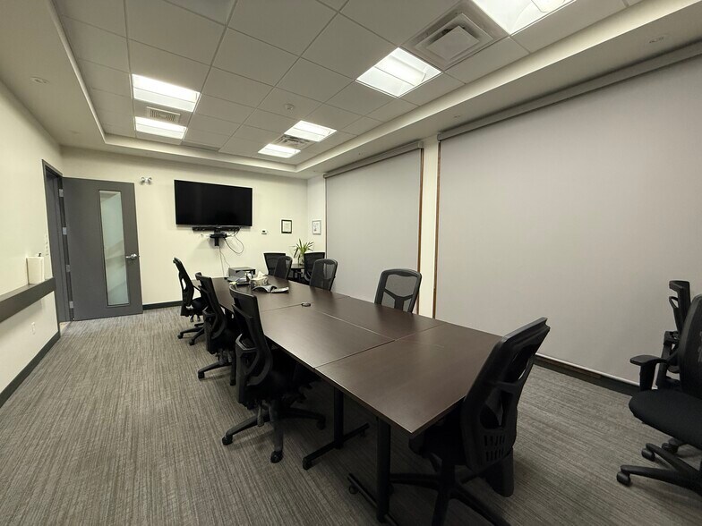 More Photos Of 518 Laura Av, Red Deer County Office For Sale