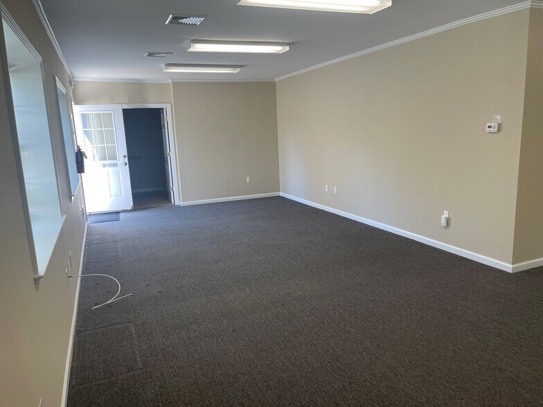 More Photos Of 420 County Road 513, Califon Office For Lease