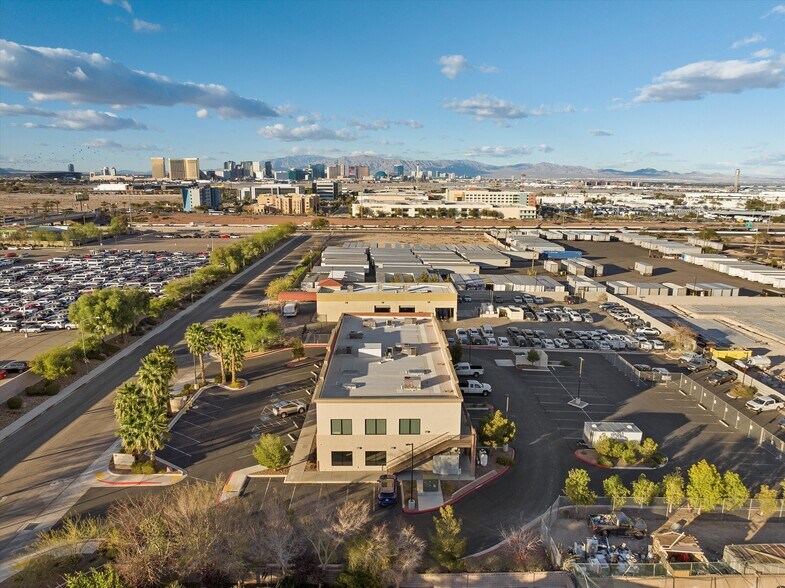 More Photos Of 7080 La Cienega St, Las Vegas Office For Sale