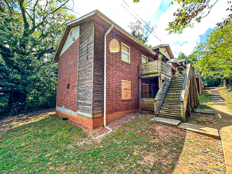 More Photos Of 208 SW Doane St, Atlanta Multifamily For Sale