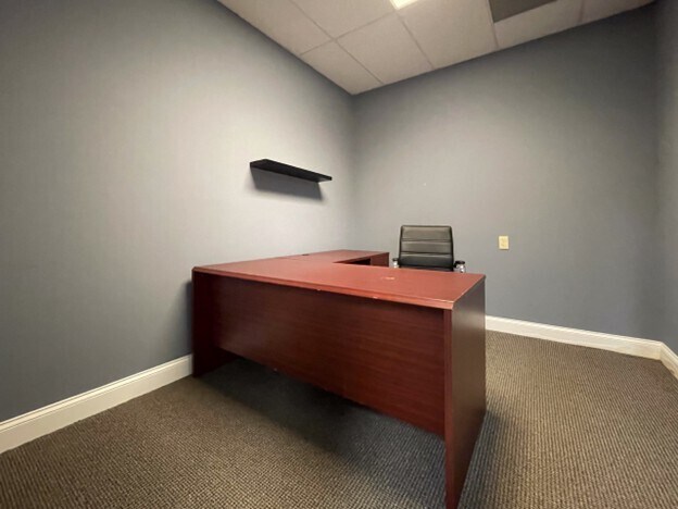 More Photos Of 531 Roselane St NW, Marietta Office For Sale