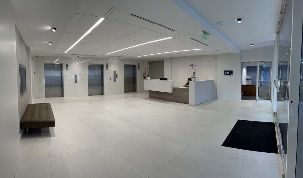 More Photos Of 6262 Sunset Dr, Miami Office For Lease