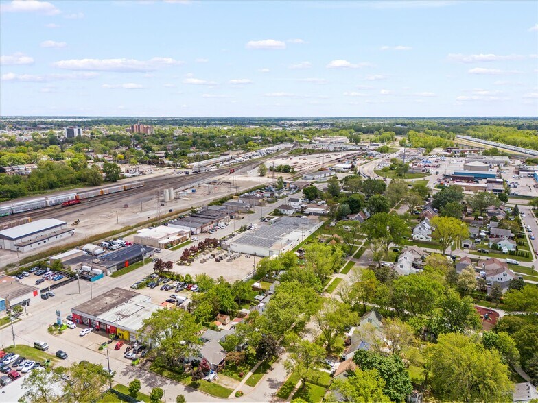 More Photos Of 1285 Crawford Av, Windsor Storefront For Sale