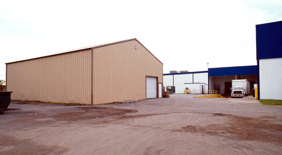More Photos Of 23800 Research Dr, Farmington Hills Manufacturing For Lease