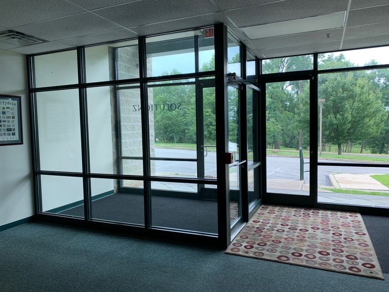 More Photos Of 230 Three Tun Rd, Malvern Flex For Lease