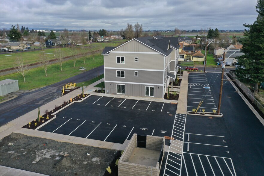 More Photos Of 600 4th St, Gervais Apartments For Lease