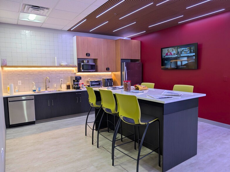 More Photos Of 100 Corporate Pky, Amherst Unknown For Lease