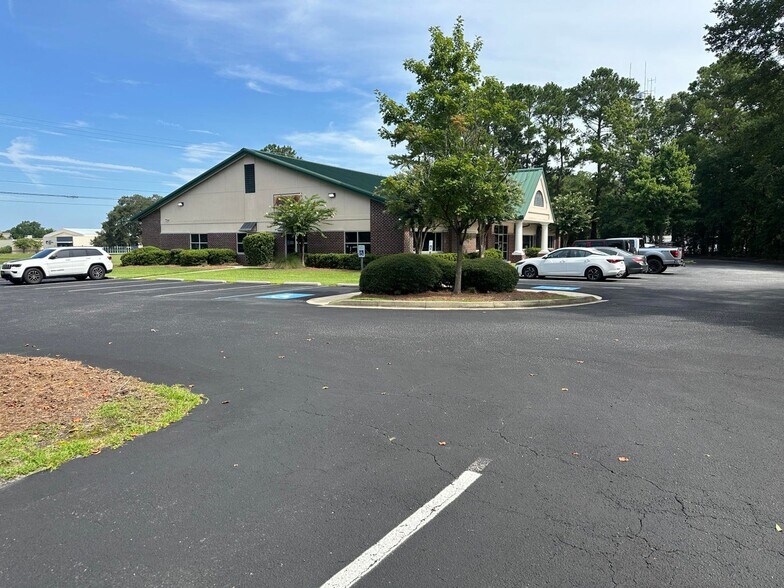 More Photos Of 2675 Lake Park Dr, North Charleston Medical For Lease