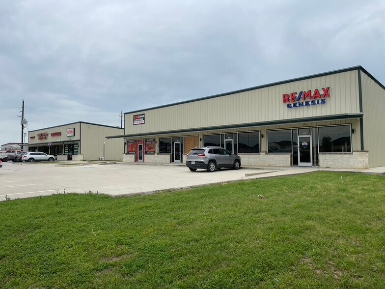 More Photos Of 18700 Becker Rd, Hockley Unknown For Lease