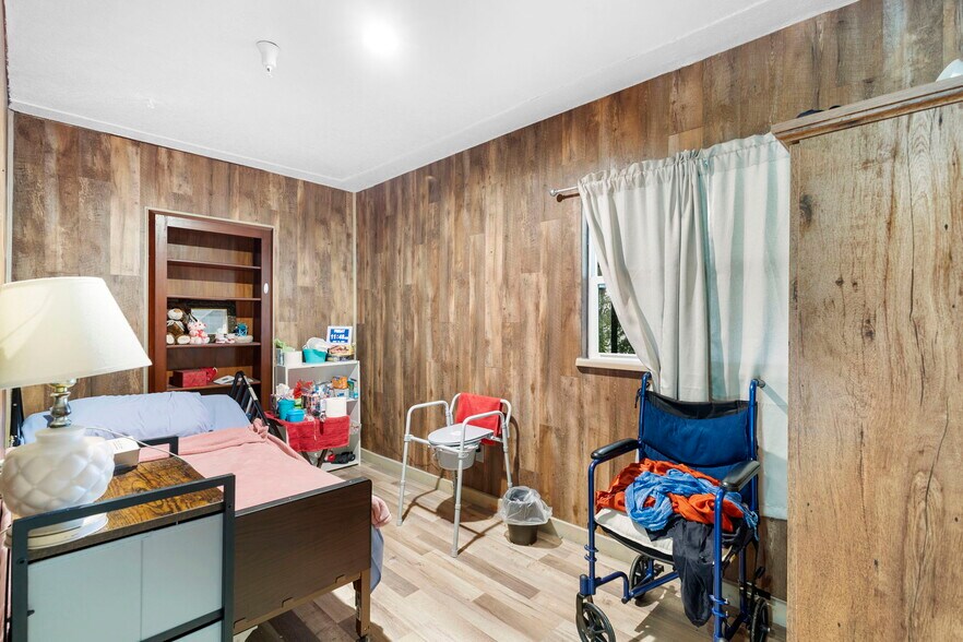 More Photos Of 579 Johnson Lake Rd, De Leon Springs Assisted Living For Sale