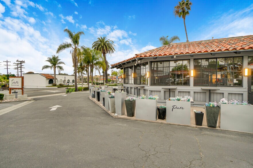More Photos Of 1925 S El Camino Real, San Clemente Restaurant For Sale