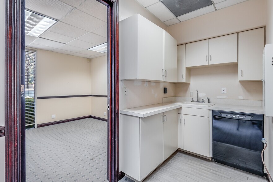 More Photos Of 28441 Highridge Rd, Rolling Hills Estates Coworking Space