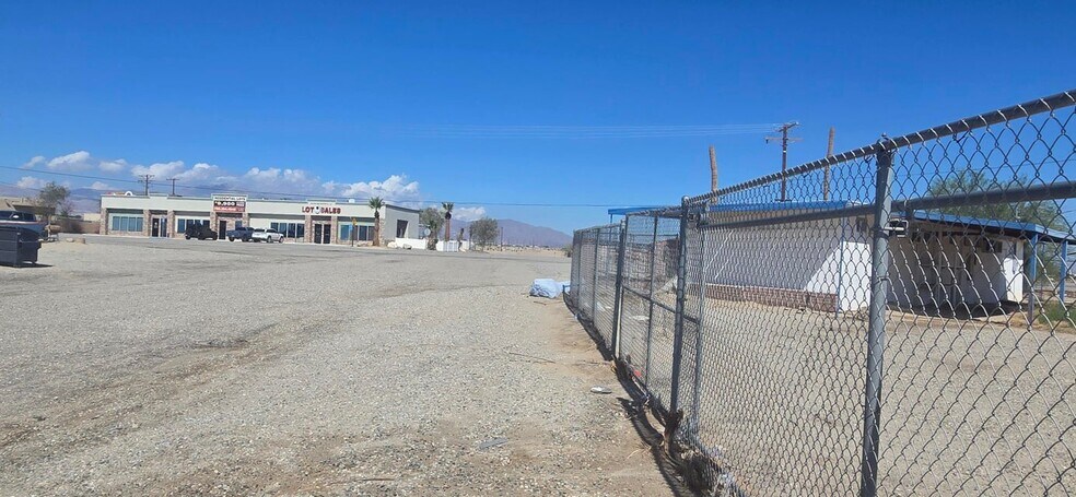More Photos Of 2096 Center st, Thermal General Retail For Sale