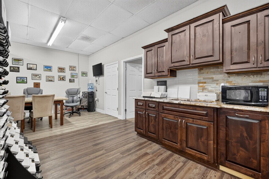 More Photos Of 3319 13th St, Saint Cloud Warehouse For Sale