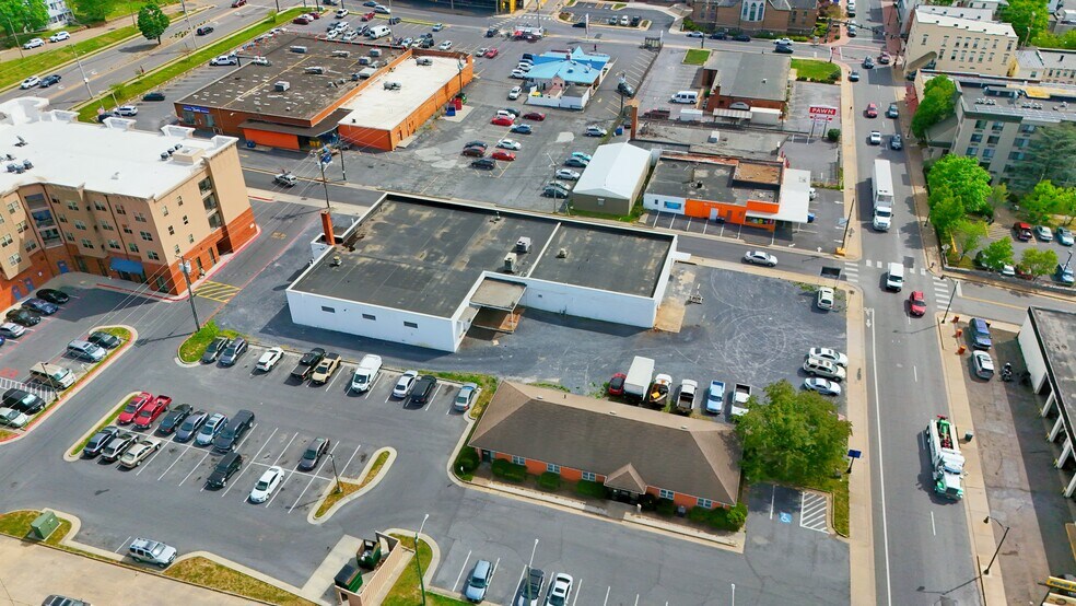 More Photos Of 60 E Rock St, Harrisonburg Light Distribution For Sale