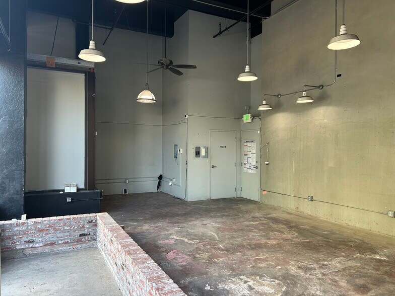 More Photos Of 2355 Broadway, Oakland Apartments For Lease