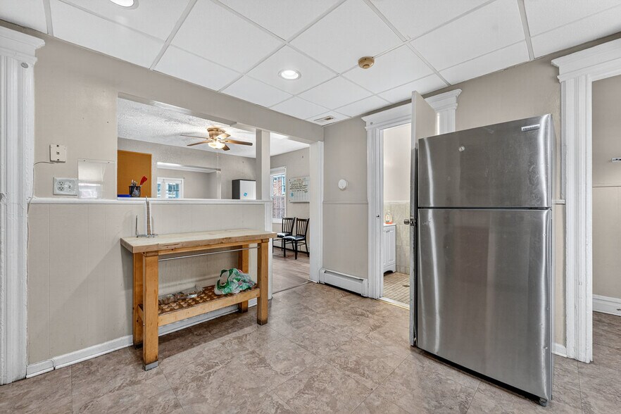 More Photos Of 160 Bloomfield Ave, Verona Storefront Retail Office For Sale