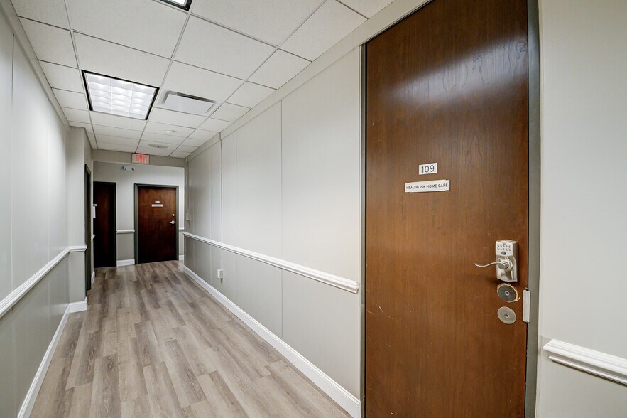 More Photos Of 9635 Southern Pine Blvd, Charlotte Coworking Space