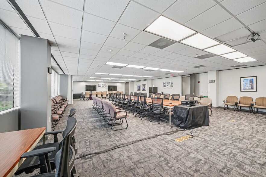 More Photos Of 1150 Gemini St, Houston Office For Lease