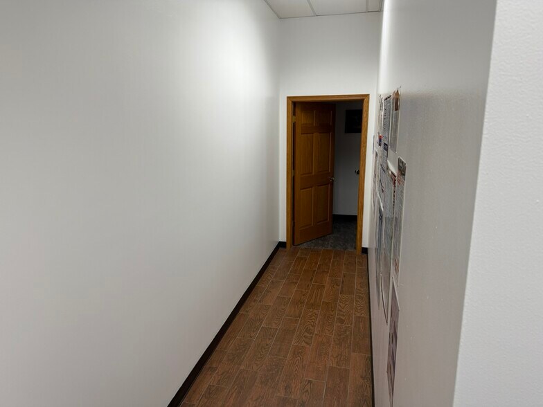 More Photos Of 4131-4133 N Perryville Rd, Loves Park Storefront Retail Office For Lease