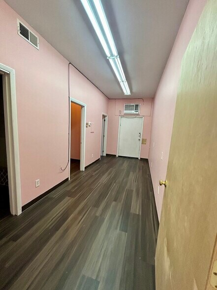 More Photos Of 141 Damon Rd, Northampton Storefront For Lease