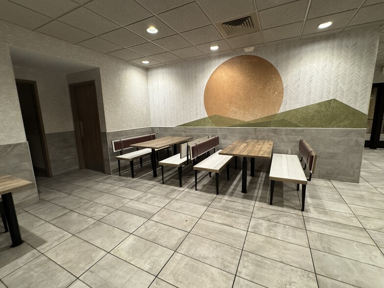 More Photos Of 5432 Portage Rd, Portage Fast Food For Sale