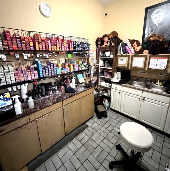 More Photos Of 106 East St, Hutto Office For Lease