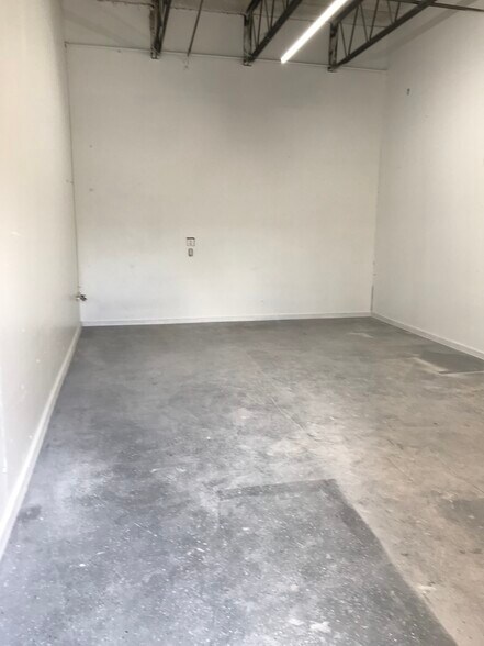 More Photos Of 1700 Latham Rd, West Palm Beach Unknown For Lease