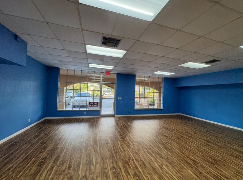 More Photos Of 7050 Winkler Rd, Fort Myers Restaurant For Lease