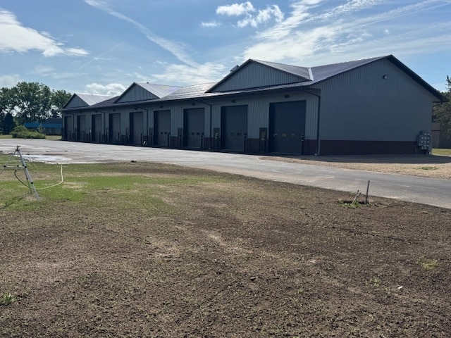 More Photos Of 10 Regency Oaks Blvd, Rochester Warehouse For Lease