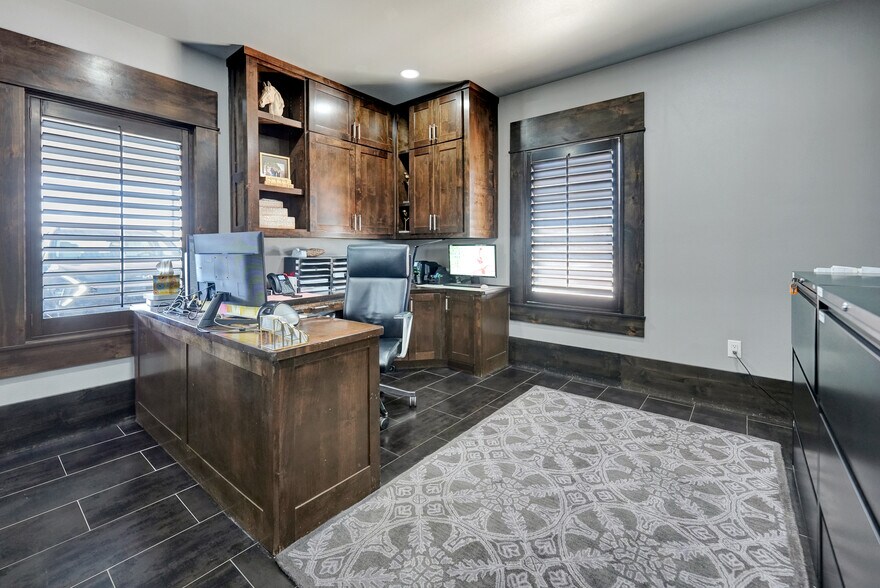 More Photos Of 9013 W County Road 160, Midland Showroom For Sale