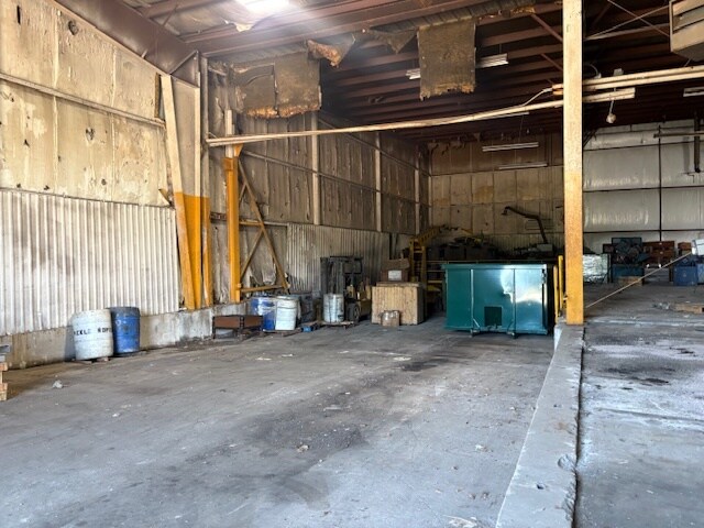 More Photos Of 718 E Main St, Kewanna Industrial For Sale