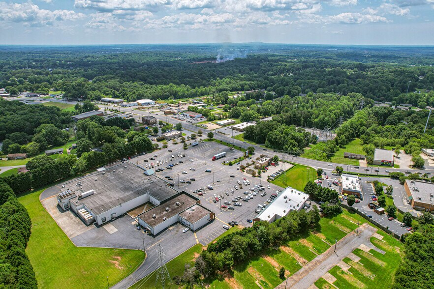 More Photos Of 2500 Springs Rd, Hickory Unknown For Lease