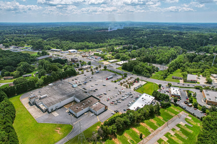 More Photos Of 2500 Springs Rd, Hickory Unknown For Lease