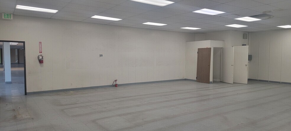 More Photos Of 611-675 N Broadway, Escondido Unknown For Lease
