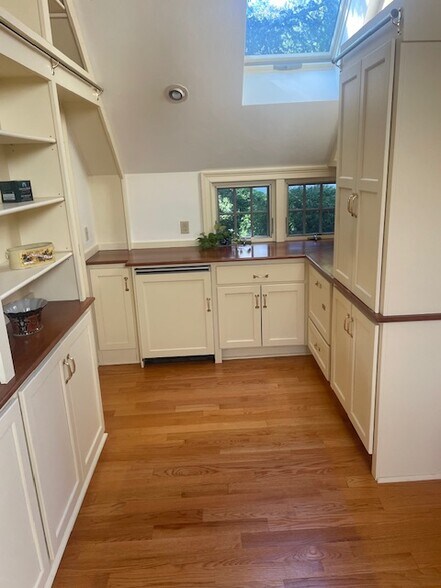 More Photos Of 413 Route 6A, East Sandwich Office Residential For Sale