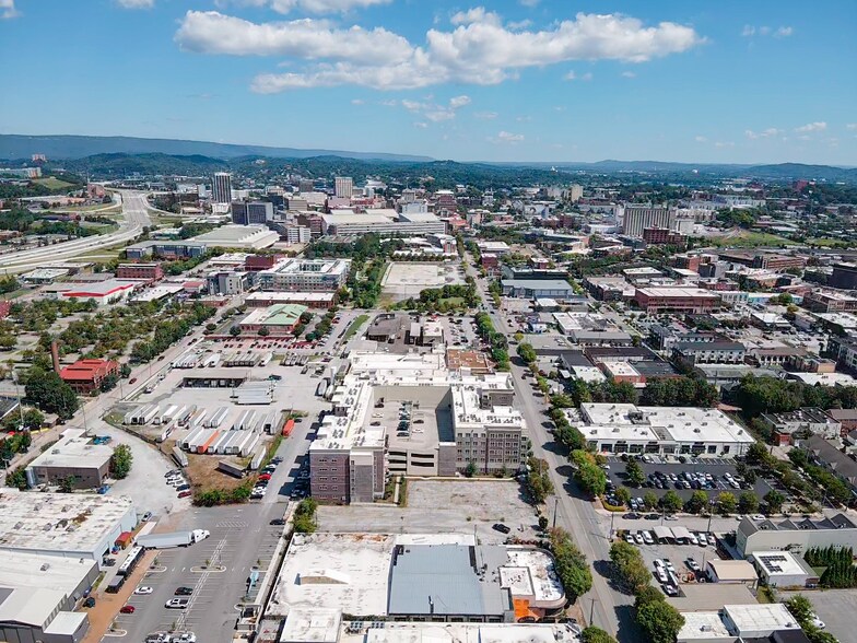 More Photos Of 1809 Broad St, Chattanooga General Retail For Sale