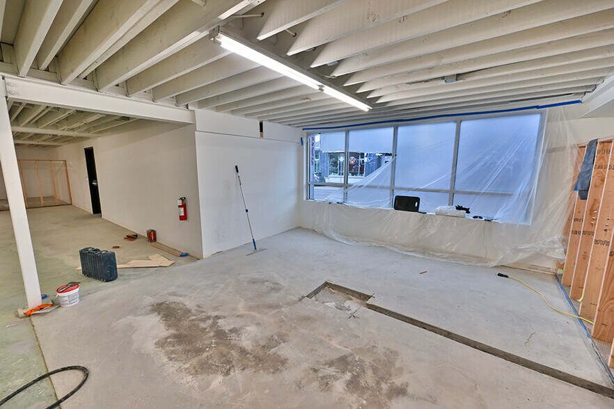 More Photos Of 530 NE Couch St, Portland Light Manufacturing For Lease