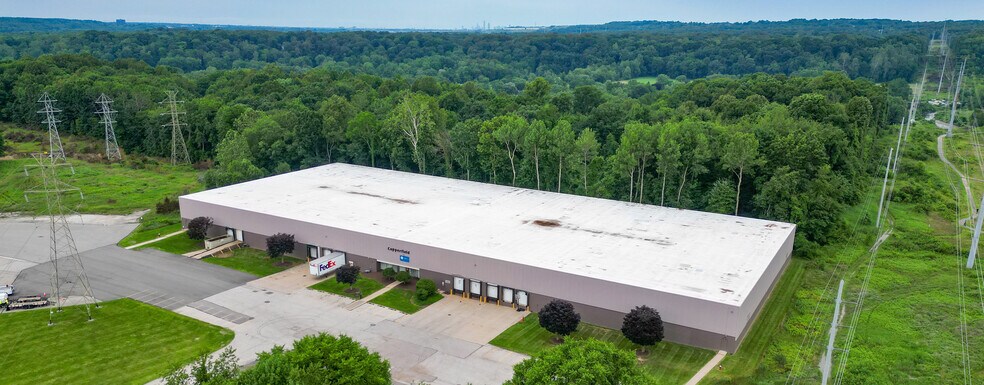 More Photos Of 7640 Hub Pky, Valley View Warehouse For Lease