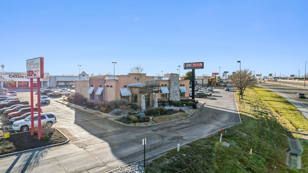 More Photos Of 3979 Veterans Memorial Pky, Saint Peters Restaurant For Sale