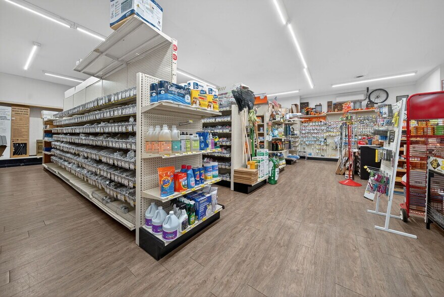 More Photos Of 103 W 2nd St N, Wright City General Retail For Sale