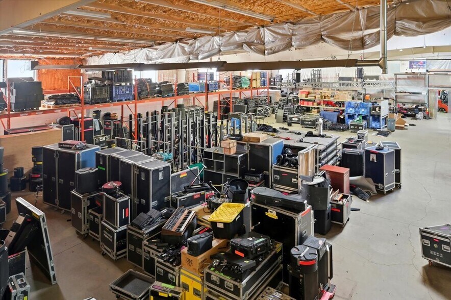 More Photos Of 14857 Martinville Rd, Belleville Warehouse For Lease