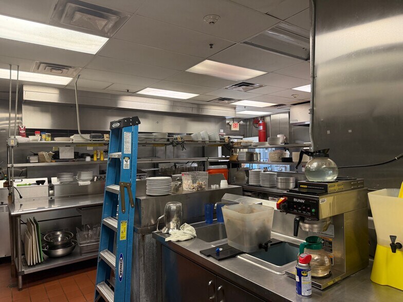 More Photos Of 206 Olde New Jersey Ave, North Wildwood Restaurant For Sale