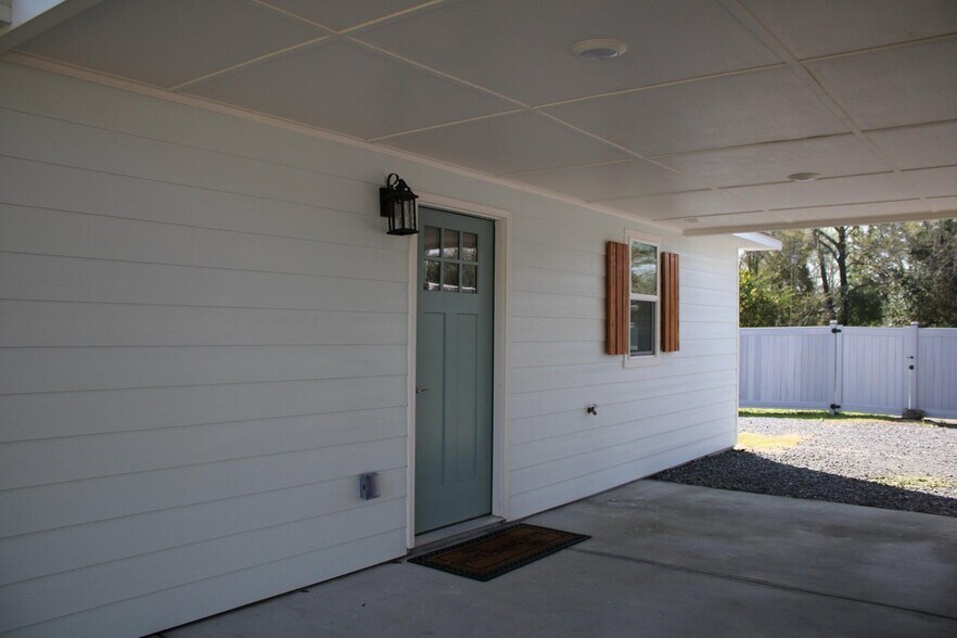 More Photos Of 306 N Live Oak Dr, Moncks Corner Flex For Sale