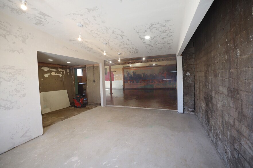 More Photos Of 9321 N Classen Blvd, Oklahoma City Storefront Retail Office For Sale