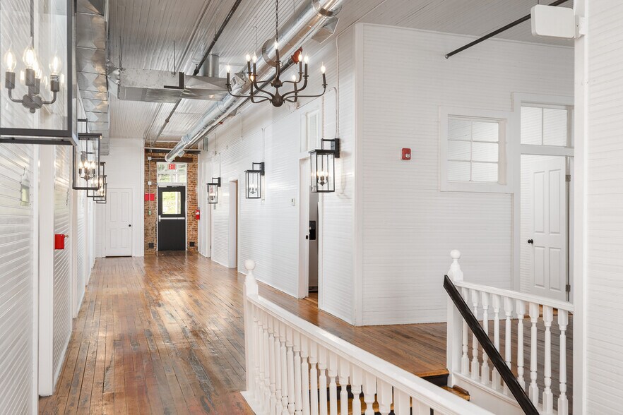 Primary Photo Of 1403 Huntsville Rd, Florence Coworking Space