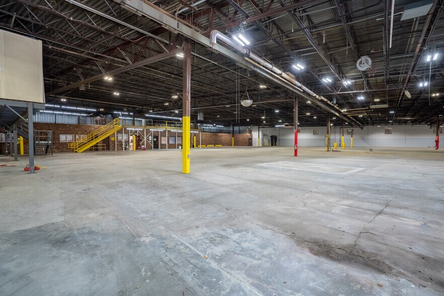 More Photos Of 11135 Monroe Rd, Matthews Distribution For Sale