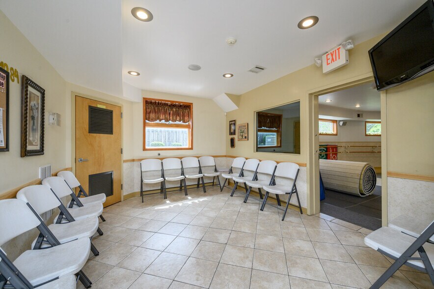 More Photos Of 355 Buckelew Ave, Monroe Township Freestanding For Sale